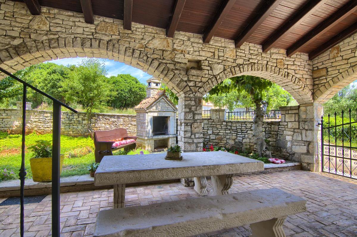 Holiday Home Kukurin Bale Εξωτερικό φωτογραφία